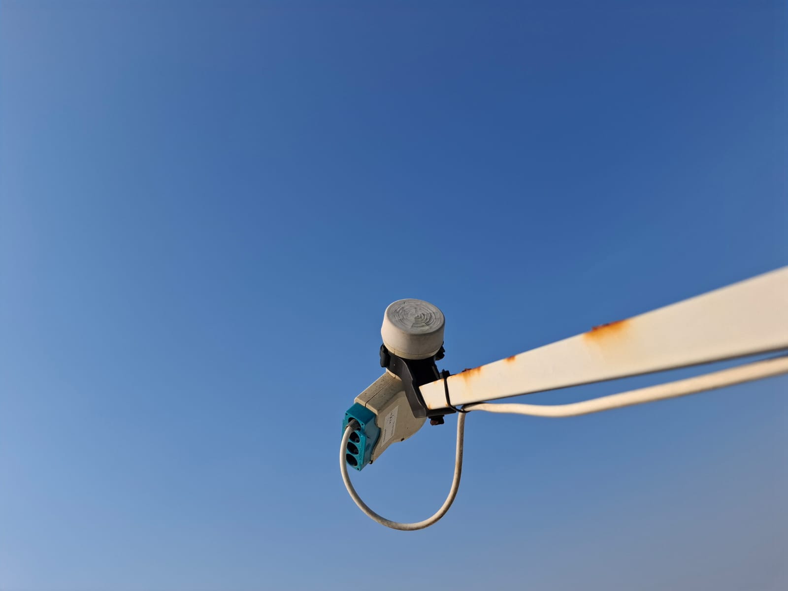 Corrosion around a coastal DSTV LNB and dish arm
